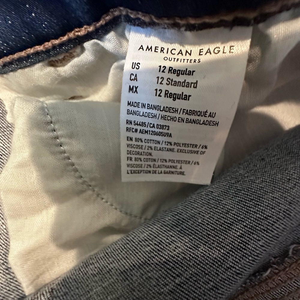 American Eagle Blue Jeans great jeans so comfortable Skinny leg